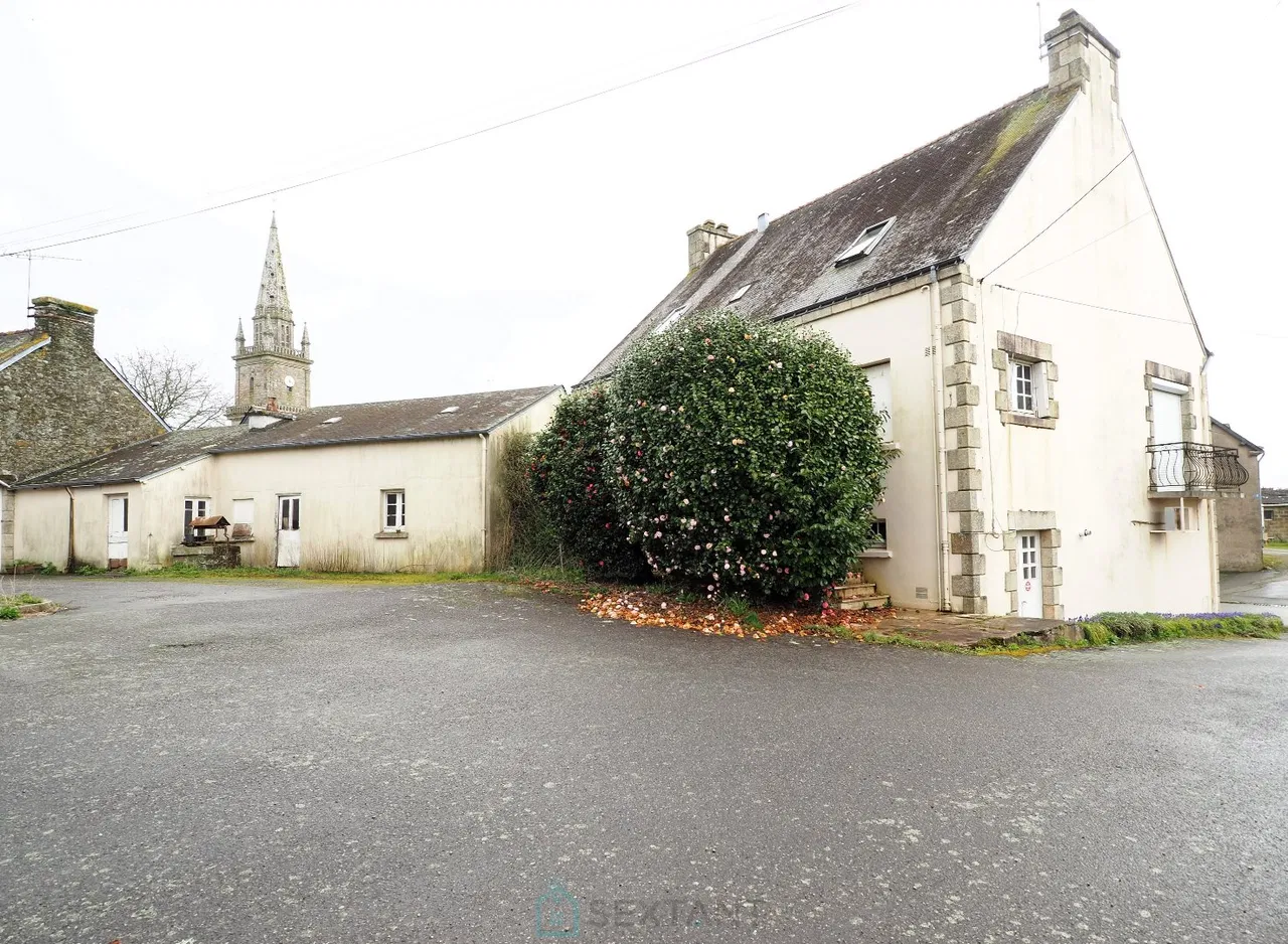 Maison familiale ou immeuble de rapport + Longère à rénover + Hangar fermé environ 160 m²
