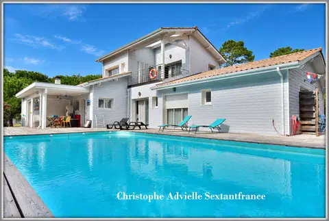 Photo of Beautiful villa, 5 bedrooms en suite, pool and garage with plot of 2009 square meters
