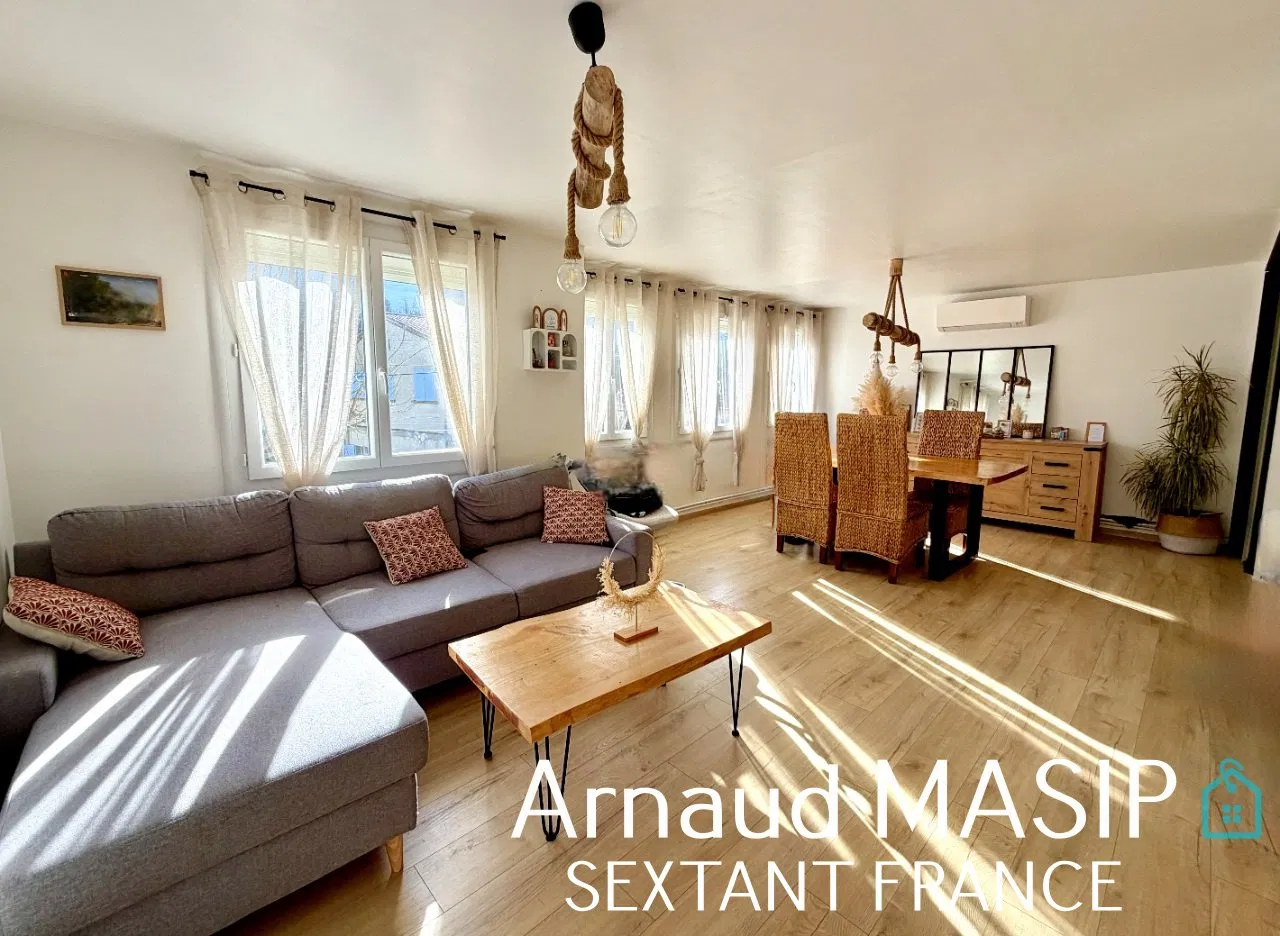 RECENTLY RENOVATED BUNGALOW WITH GARDEN, TERRACES GARAGE AND OUTBUILDING