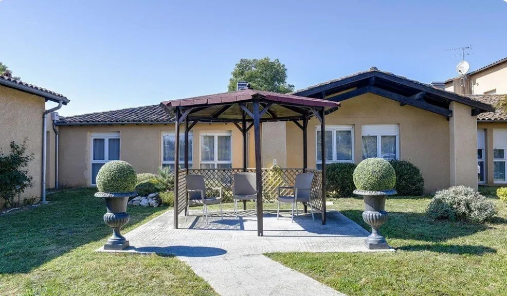 MIETINVESTITION – Frouzins – Seniorenresidenz La Triade - 7% Rendite