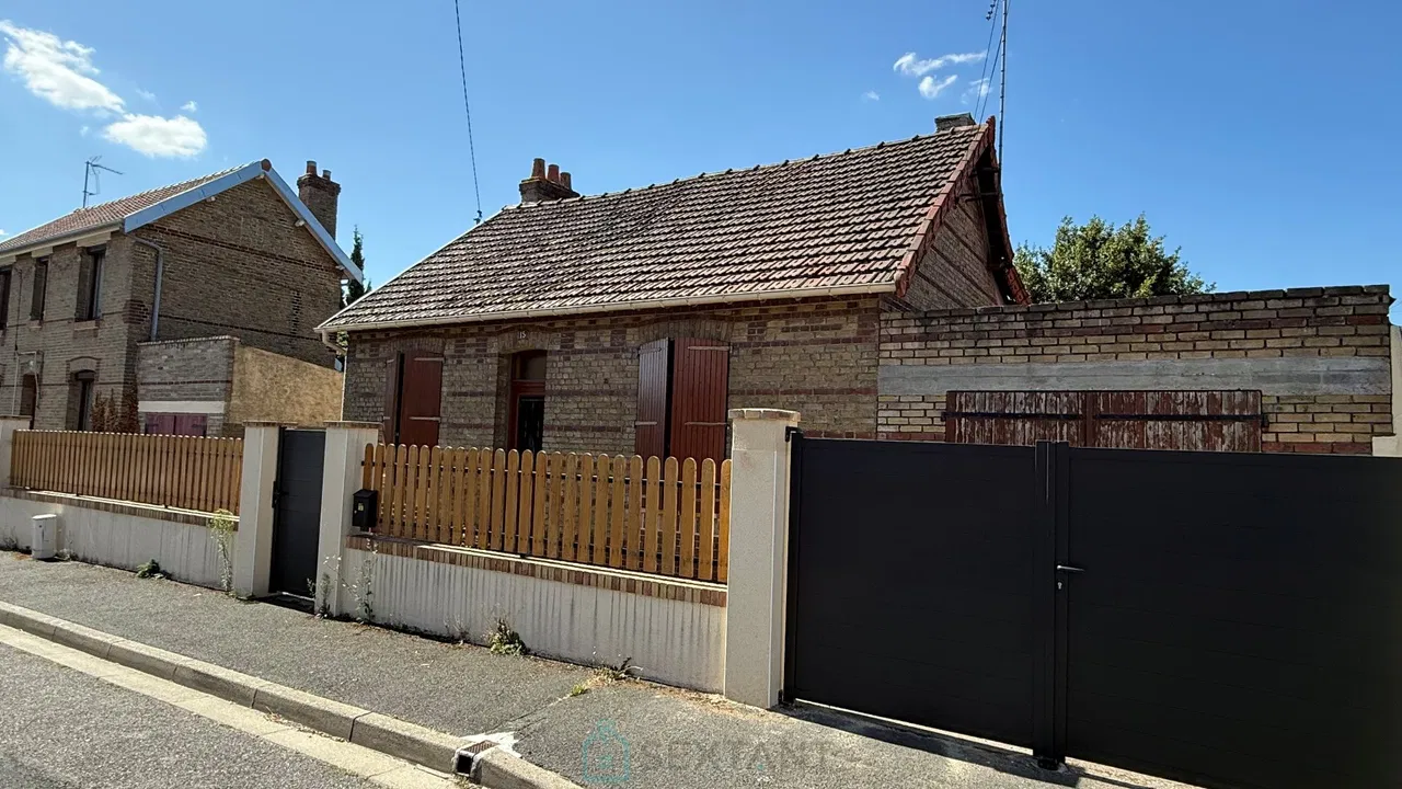 Charming detached stone and brick house, all on one level – Sotteville-les-Rouen