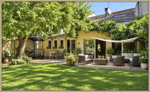 Photo of Big town house with big plot, pool and 2 tobacco dryers, in the heart of the bastide