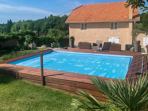 Photo of Renovated house with 3 bedrooms, swimming pool and 2,240 m2 enclosed plot