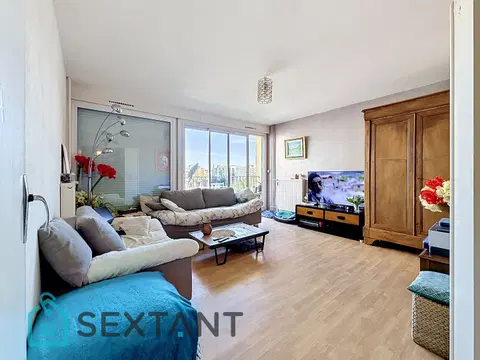 Foto di Appartamento di 70 m² con 2 camere, parcheggio e cantina