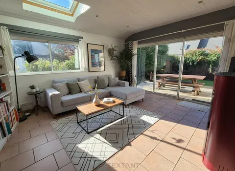 Photo of Bright 4-bedroom house
