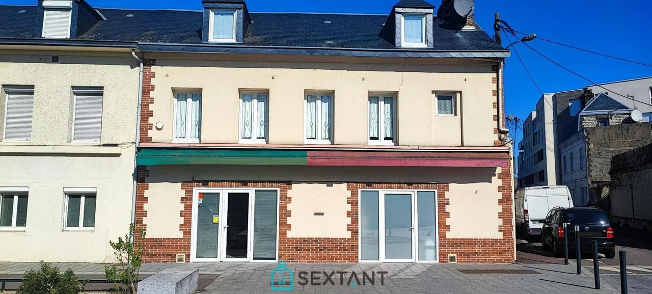Building with commercial premises + T3 apartment