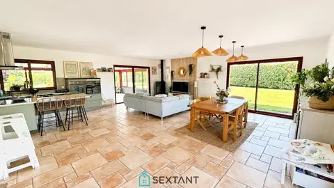 Photo of CONTEMPORARY SINGLE-STOREY HOUSE – 250 m² LIVING SPACE – 3,300 m² PLOT – ENERGY RATING B