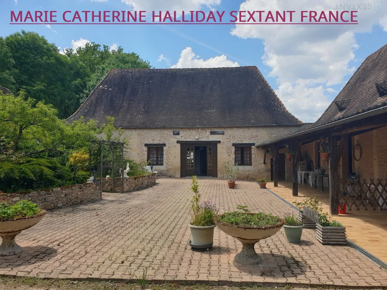 Exceptional 17th-century Périgord property with 4 gites, restaurant and private pond