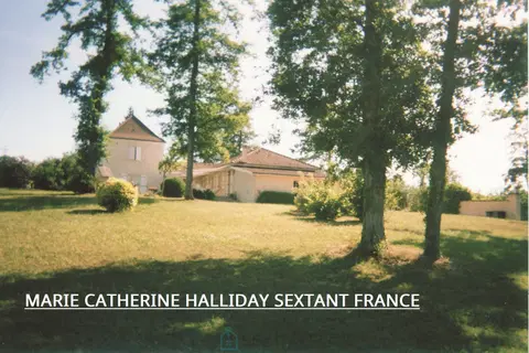 Photo of Exceptional Manor with Tower on 1.4 Hectares – Annesse-et-Beaulieu, Dordogne