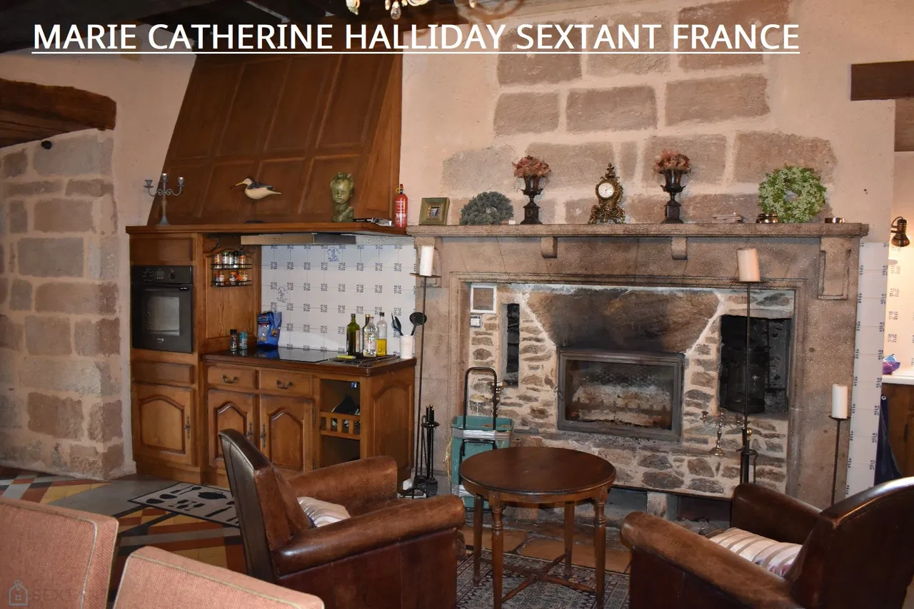 Magnificent 17th Century Château with 7 Bedrooms on 21 Hectares in Dordogne