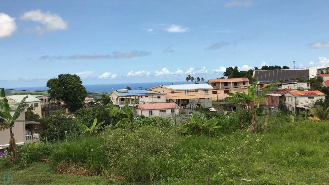 Land of 1140 m2 located in Morne-des-esses