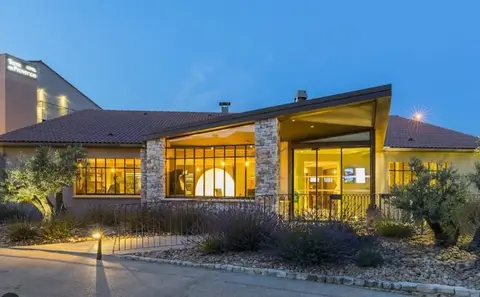 Foto van HUURINVESTERING – Avignon – Golden Tulip Avignon Le Paradou toeristische residentie – 6,88% winstgevendheid