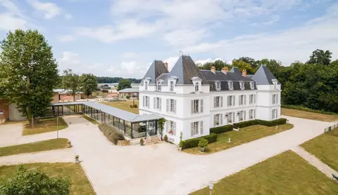 Foto di INVESTIMENTO IN AFFITTO – Montjay (Bombon) – Residenza EHPAD Le Chateau de Montjay – 6.61% di redditività
