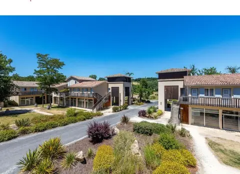 Foto von IMMOBILIENINVESTITION – Barbaste –Tourismusresidenz Le Domaine du Golf d'Albret – 5,57% Rendite